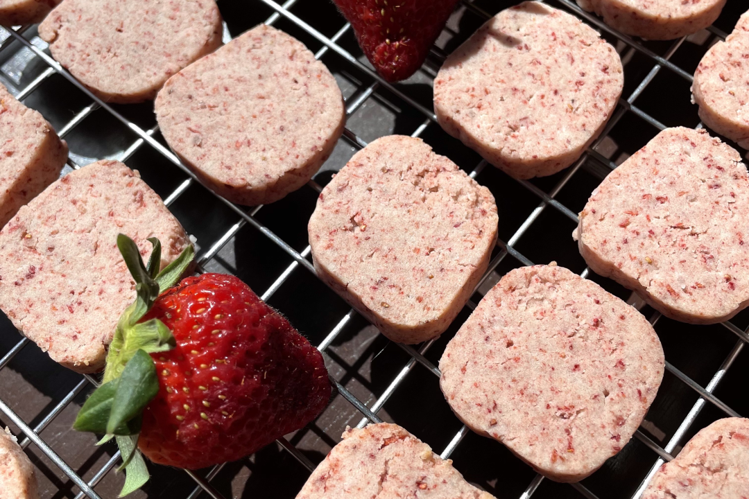 Strawberries and Cream Shortbread
